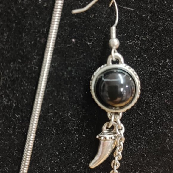 OC TM Costume Jewelry, Pendent and Earrings - Picture 3 of 5